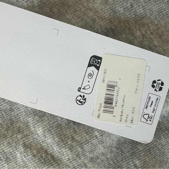 ALO Yoga Light Gray Ribbed Tank - Picture 2 of 3